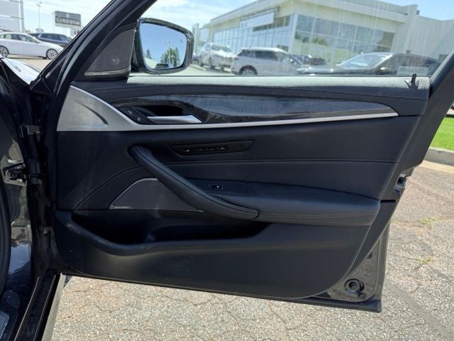 2023 BMW 5 Series i xDrive