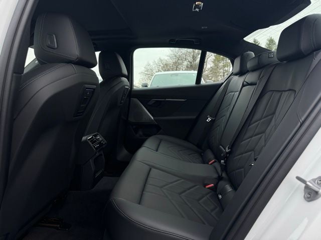 2026 BMW 5 Series xDrive