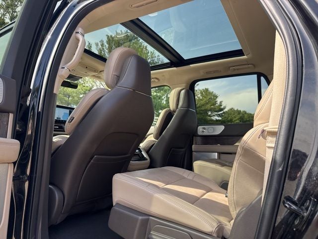 2022 Lincoln Navigator L Reserve