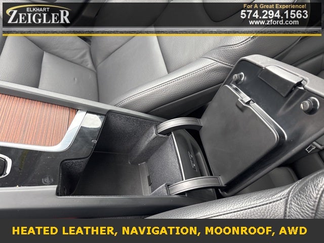 2024 Volvo XC60 B5 Plus Dark Theme