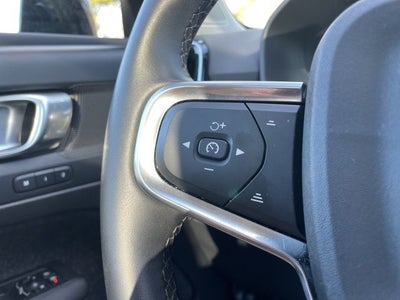 2025 Volvo XC40 B5 Core