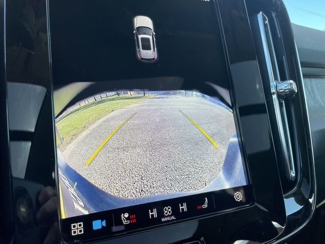 2025 Volvo XC40 B5 Core