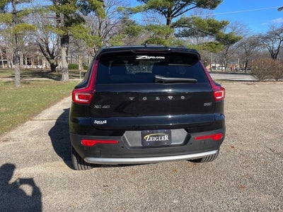 2025 Volvo XC40 B5 Core